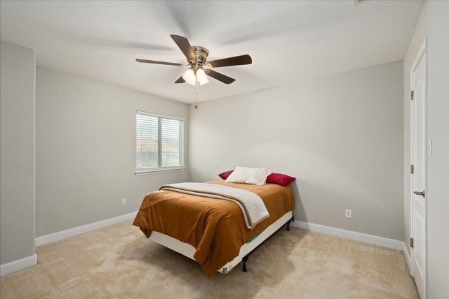 Upstairs bedroom. | Image 28
