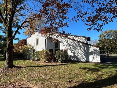 700 Tinkers Ln, Sagamore Hills, OH, 44067-2306 | Card Image