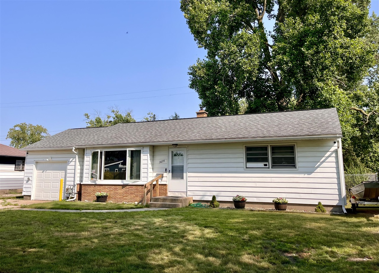 Eastland Rd, Muskegon, MI 49441
