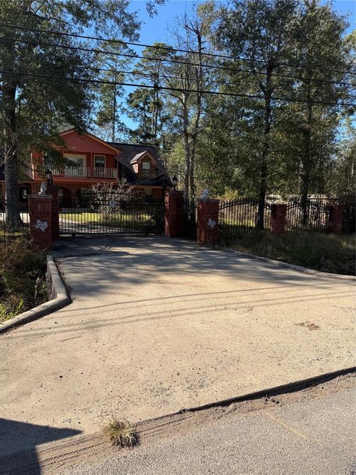 5934 Deerwood Dr, Conroe, TX, 77306-6286 | Card Image