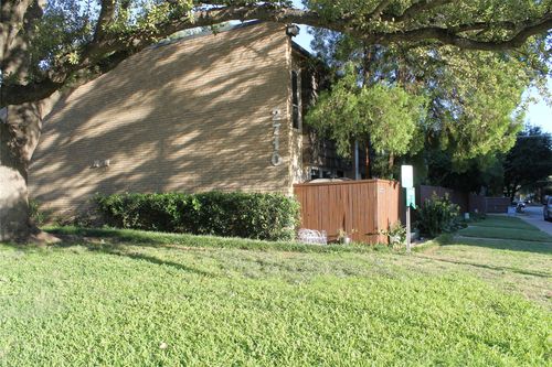 106-2702 Douglas Ave, Dallas, TX, 75219-3456 | Card Image