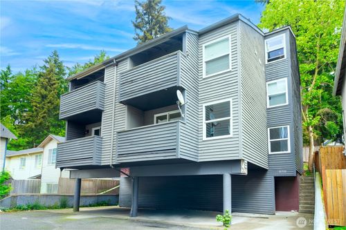 2-10732 Stone Ave N, Seattle, WA, 98133-8196 | Card Image