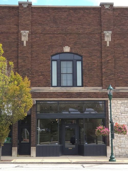 105 S Main St, Columbia City, IN, 46725-2137 | Card Image