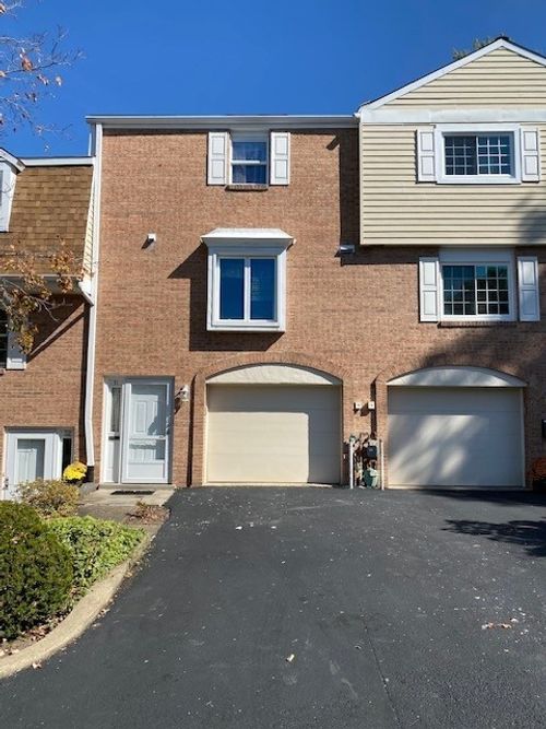31 Oxford Ct, Pittsburgh, PA, 15237-4501 | Card Image