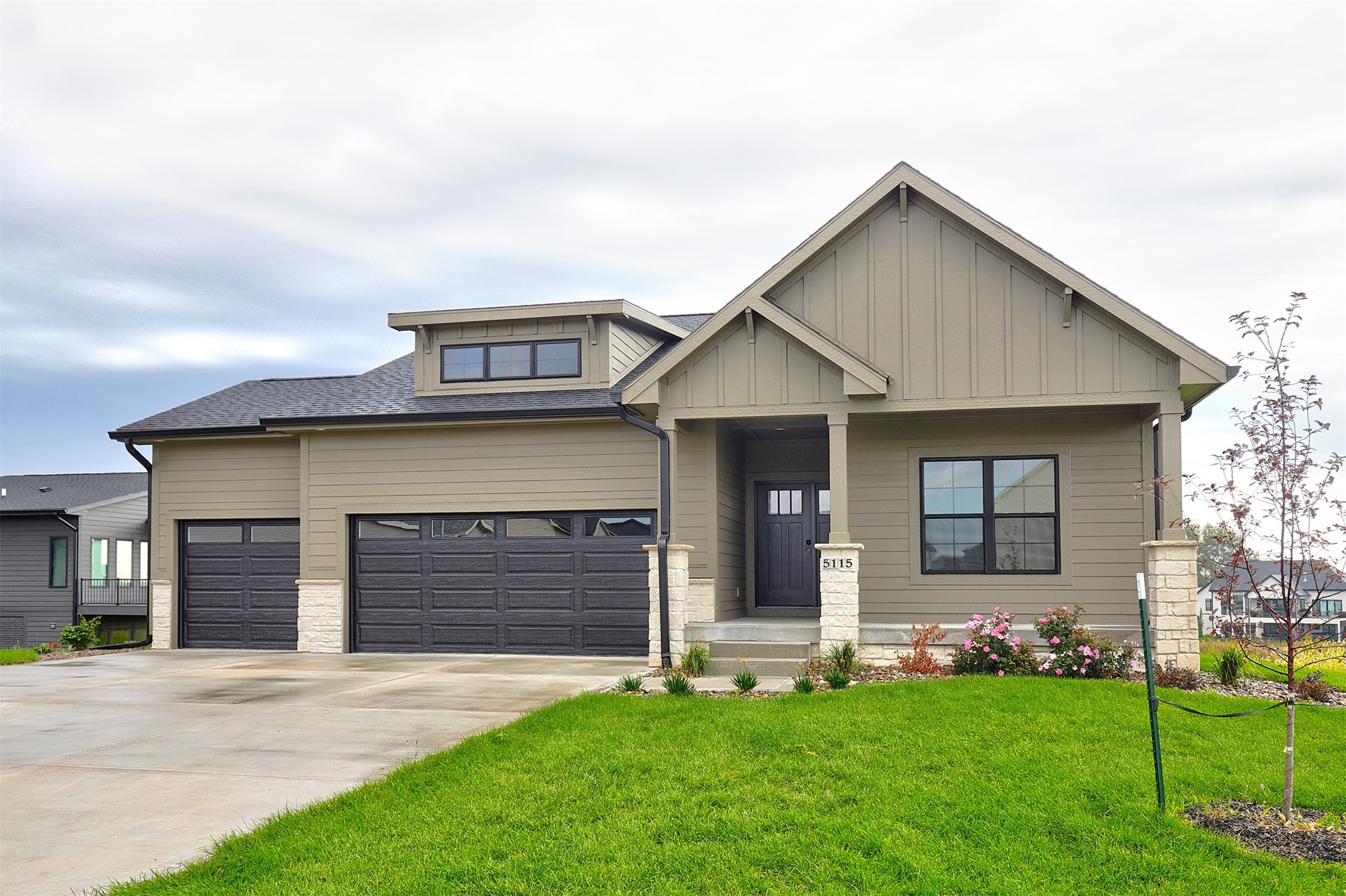 164th St, Urbandale, IA 50323