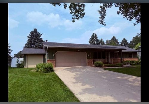 2208 5th Ave Se, Willmar, MN, 56201-4854 | Card Image