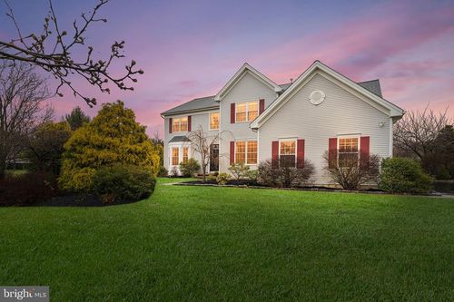9 Lonnie Dr, Allentown, NJ, 08501-2045 | Card Image