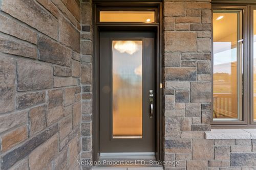 9 Billings Ave E, Iroquois, ON, K0E1K0 | Card Image