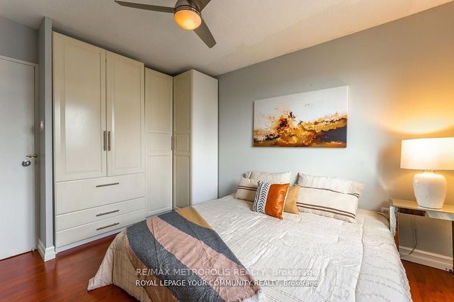 704 - 15 Elizabeth St N, Condo with 3 bedrooms, 2 bathrooms and null parking in Mississauga ON | Image 33