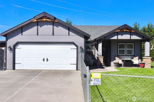 1324 S Cougar Dr, Moses Lake, WA, 98837-9799 | Card Image