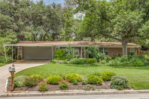 2811 Chisolm Trl, San Antonio, TX, 78217-5841 | Card Image