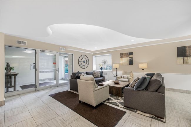 Lobby with recessed lighting | Image 6