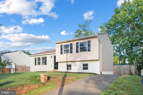 8516 Cavalry Ln, MANASSAS, VA, 20110-4811 | Card Image