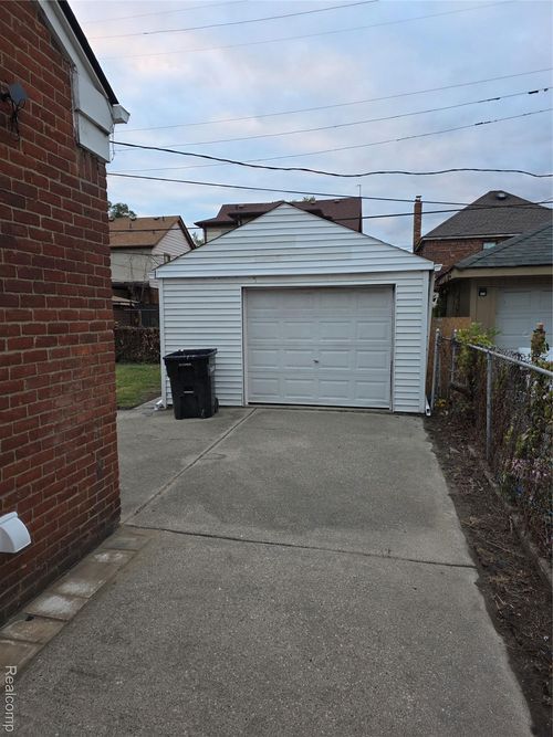 14601 Mettetal St, Detroit, MI, 48227-1877 | Card Image