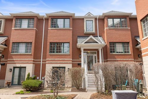 216 Addison Ave, Elmhurst, IL, 60126-2721 | Card Image