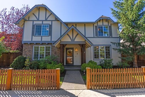 20421 Aberdeen Dr, Bend, OR, 97702-9813 | Card Image