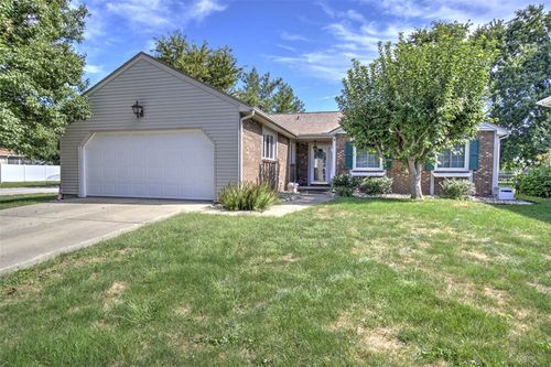 4674 Redbud Ct, Decatur, IL, 62526-9324 | Card Image