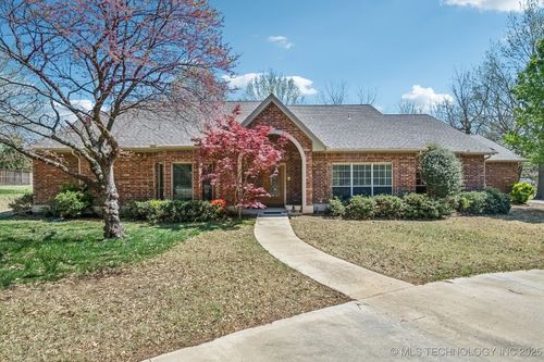 3105 S Aster Ave, Broken Arrow, OK, 74012-9429 | Card Image