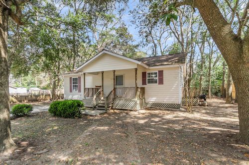738 Spark St, Mount Pleasant, SC, 29464-2611 | Card Image
