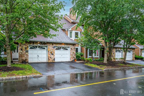 73 Chatsworth Ct, Edison, NJ, 08820-4049 | Card Image