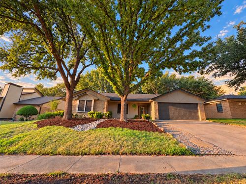917 Clear View Dr, Bedford, TX, 76021-3309 | Card Image