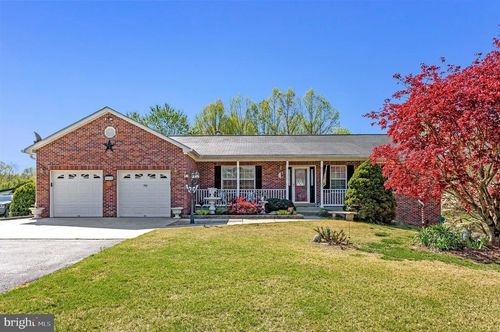 9015 Woodland Way N, OWINGS, MD, 20736-3527 | Card Image