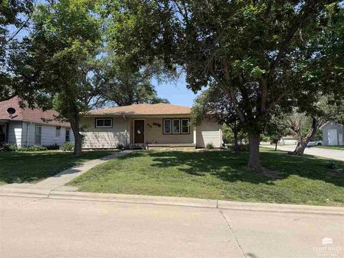 421 Broadway Ave, Beloit, KS, 67420-1937 | Card Image