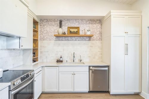 6205-3207 S Lakeview Cir, Hutchinson Island, FL, 34949-8856 | Card Image