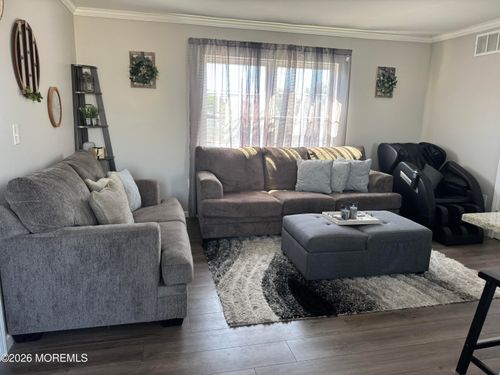 2 Campview Ave, Keansburg, NJ, 07734-1207 | Card Image