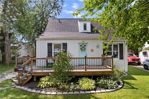 2610 7th St, Cuyahoga Falls, OH, 44221-2408 | Card Image