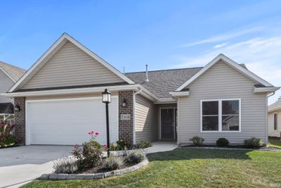 7404 Trotters Chase Lane, Condo with 2 bedrooms, 2 bathrooms and null parking in Fort Wayne IN | Image 1