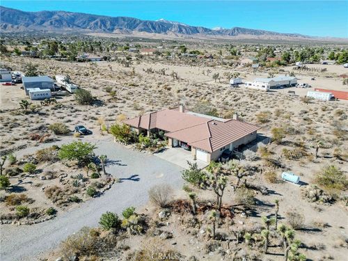 11522 Ponderosa Rd, Pinon Hills, CA, 92372 | Card Image