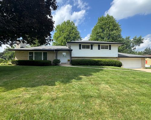17010 W Salentine Dr, New Berlin, WI, 53151-7349 | Card Image