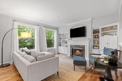 8306 Labont Way, Eden Prairie, MN, 55344-4402 | Card Image