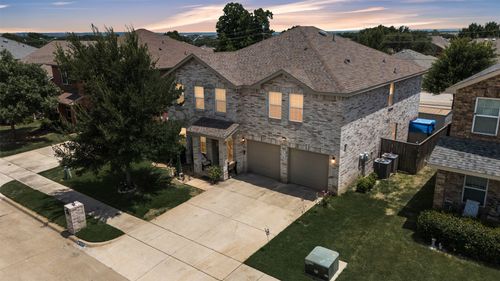 929 Bloomfield Dr, Grand Prairie, TX, 75052-0002 | Card Image