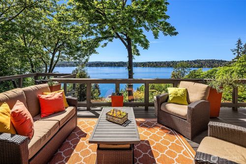 7447 W Mercer Way, Mercer Island, WA, 98040-5536 | Card Image