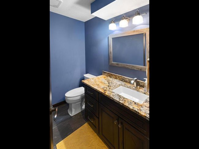 1/2 bath in LL | Image 43