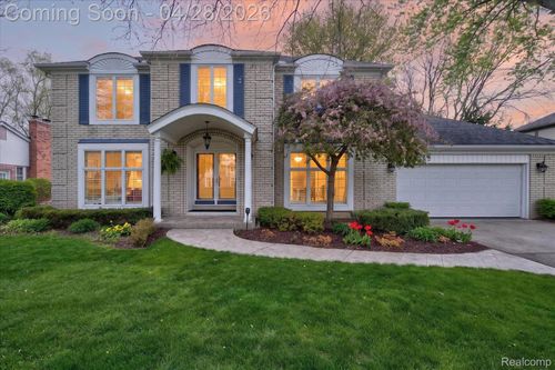 11042 Hillcrest Dr, Plymouth, MI, 48170-3231 | Card Image