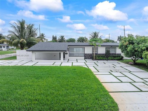 2261 Utopia Dr, Miramar, FL, 33023-3511 | Card Image