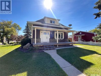 801 Gordon St, House other with 3 bedrooms, 2 bathrooms and null parking in Moosomin SK | Image 1