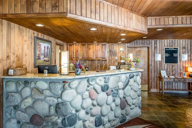 View of reception area | Image 20