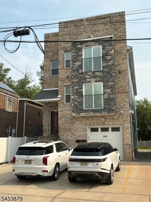 1019 Laura St, Elizabeth, NJ, 07201-1505 | Card Image