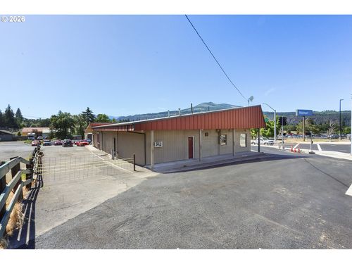 2727 Cascade Ave, Hood River, OR, 97031-9720 | Card Image