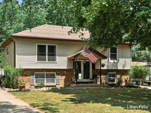195 Cahill Dr, Rockford, MI, 49341-1162 | Card Image
