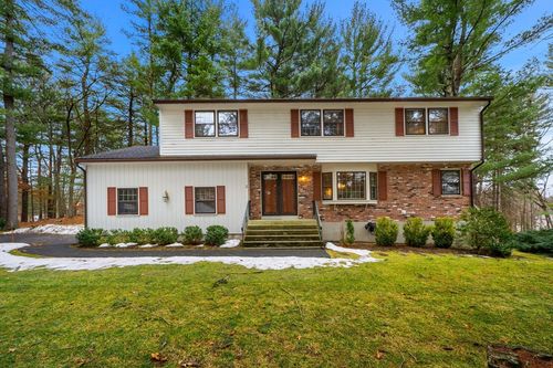 2 Garfield Ln W, Andover, MA, 01810 | Card Image