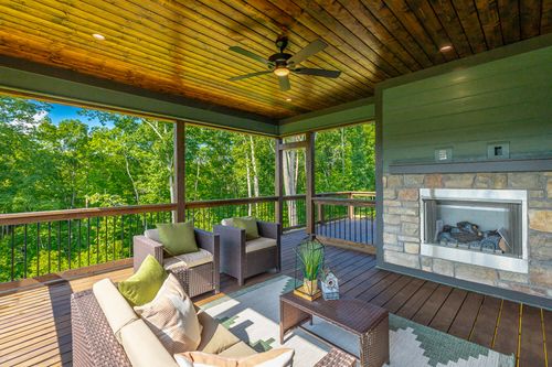 224 Goose Creek Cir, Soddy Daisy, TN, 37379-2404 | Card Image