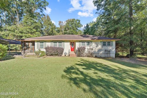 894 Chapman Dr, Macon, GA, 31211-7212 | Card Image