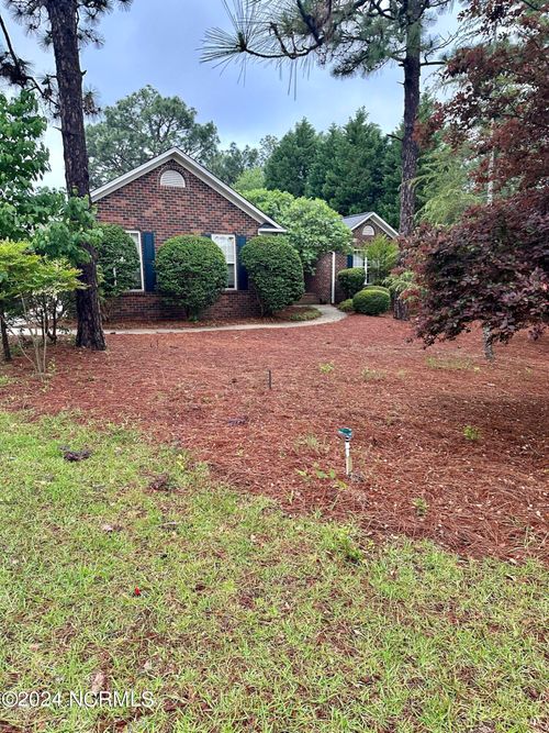 125 Sakonnet Trl, Pinehurst, NC, 28374-6802 | Card Image