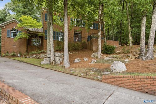 2276 Governors Bend Rd Se, Huntsville, AL, 35801-1371 | Card Image