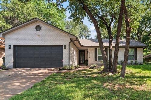 5719 Valley Ridge Ct, Arlington, TX, 76017-1147 | Card Image